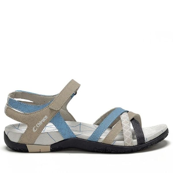 Sandały turystyczne damskie Chiruca Malibu. Brązowe sandały Chiruca, bez wzorów, sportowe, bez obcasa, bez zapięcia. Za 222.00 zł.