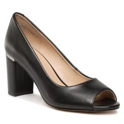 Półbuty Lasocki. Czarne czółenka Lasocki, bez wzorów, bez obcasa, na obcasie, bez zapięcia. Za 249.99 zł.