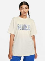 Nike Koszulka w kolorze białym rozmiar: S. Białe bluzki Nike, s, bez wzorów, z bawełny, bez kołnierzyka, bez ramiączek. Za 129.55 zł.