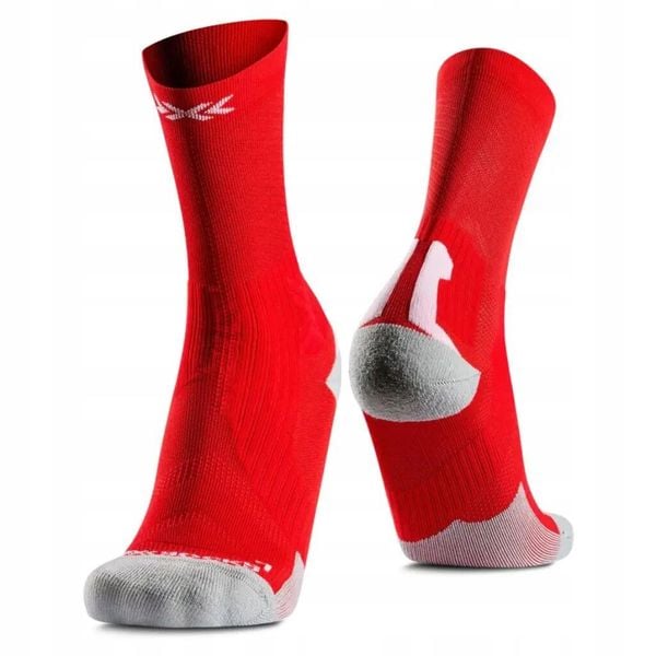 Skarpety unisex X-Socks Bike Perform Crew Rocket Red R110. Czerwone skarpety X Socks, bez wzorów. Za 119.99 zł.