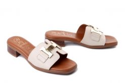 Oh! My Sandals 5890 doya hielo, klapki damskie. Brązowe klapki Oh My Sandals, bez wzorów, ze skóry, bez obcasa. Za 289.90 zł.