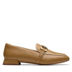 Lordsy Clarks. Brązowe lordsy Clarks, bez wzorów, bez obcasa, bez zapięcia. Za 349.99 zł.