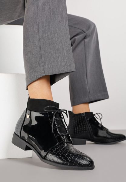 Czarne Sznurowane Botki Vices z Eleganckim Stylu Viellie. Czarne botki Born2be, z aplikacjami, z jeansu, bez obcasa, na płaskiej podeszwie, bez zapięcia. Za 99.99 zł.