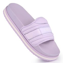 Klapki basenowe damskie Fila MORRO ZEPPA LOUNGE SLIPPER WMN. Fioletowe klapki Fila, bez wzorów, bez obcasa. W wyprzedaży za 109.00 zł.