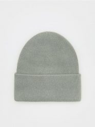 Czapka beanie z wiskozą - jasny zielony. Zielone czapki Reserved, bez wzorów, z wiskozy. W wyprzedaży za 29.99 zł.