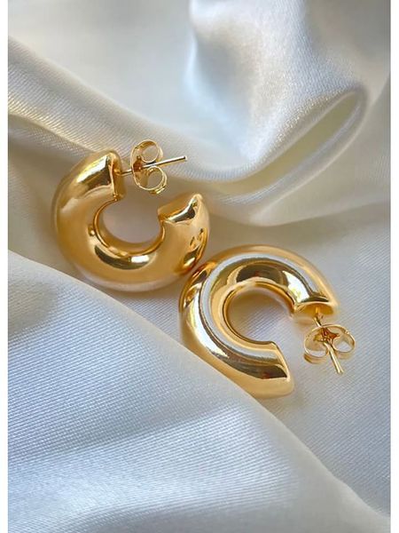 Atelier MIU Pozłacane kolczyki-kreole rozmiar: onesize. Żółte kolczyki Atelier MIU, pozłacane. Za 70.08 zł.