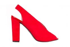 Sandały Bayla-056 8043-28 Czerwone Sandały, Skóra naturalna - 36. Czerwone sandały Bayla, bez wzorów, ze skóry, biznesowe, z otwartym noskiem, bez obcasa, na obcasie, bez zapięcia. W wyprzedaży za 134.10 zł.