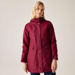 Sabinka Regatta damska trekkingowa kurtka parka przeciwdeszczowa. Czerwone kurtki sportowe Regatta, xs, sportowe, bez kaptura. W wyprzedaży za 199.99 zł.