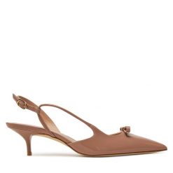 Sandały Stuart Weitzman. Brązowe sandały Stuart Weitzman, bez wzorów, bez obcasa, na szpilce, bez zapięcia. Za 1,219.00 zł.