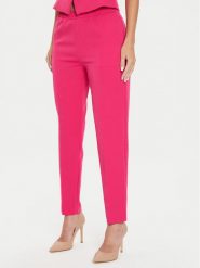 Guess Spodnie materiałowe W4YB52 WFWX2 Różowy Regular Fit. Czerwone spodnie materiałowe Guess, s, z aplikacjami, z materiału. Za 189.99 zł.