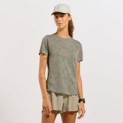 Koszulka damska do biegania ODLO Zeroweight Engineered Chill-Tec. Zielone bluzki Odlo, m, bez wzorów, sportowe, bez kołnierzyka, bez ramiączek. W wyprzedaży za 269.99 zł.