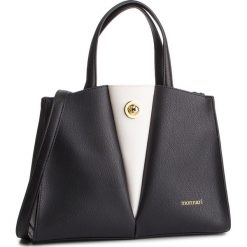 Torebka MONNARI - BAG0100-020 Black. Czarne torebki klasyczne Monnari, bez wzorów, ze skóry ekologicznej, bez dodatków. W wyprzedaży za 129.00 zł.