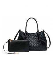 SUVRAI Torebka w kolorze czarnym - 30 x 18 x 10 cm rozmiar: onesize. Czarne torby na ramię SUVRAI, bez wzorów, z materiału, przez ramię, bez dodatków. Za 130.99 zł.