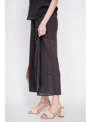 Le Jardin du Lin Lniane kuloty w kolorze czarnym rozmiar: 38. Czarne spodnie materiałowe Le jardin du lin, bez wzorów, ze lnu, z podwyższonym stanem. Za 130.99 zł.