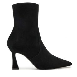 Botki Stuart Weitzman. Czarne botki Stuart Weitzman, bez wzorów, bez obcasa, na słupku, bez zapięcia. Za 2,879.00 zł.
