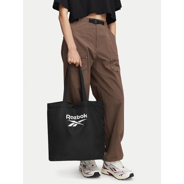 Torebka Reebok. Czarne shopper Reebok, bez wzorów, bez dodatków. Za 69.99 zł.