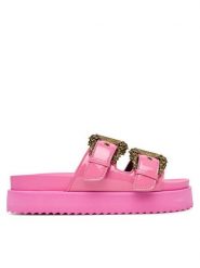 Versace Jeans Couture Klapki 80VA3SM1 ZS190 499 Różowy. Czerwone klapki Versace Jeans Couture, bez wzorów, z jeansu, bez obcasa. Za 839.99 zł.