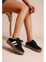 Foreverfolie Sneakersy w kolorze biało-czarnym rozmiar: 41. Białe trampki Foreverfolie, bez wzorów, bez zapięcia. Za 114.44 zł.