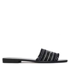 Klapki KARL LAGERFELD. Czarne klapki KARL LAGERFELD, bez wzorów, bez obcasa. Za 463.99 zł.