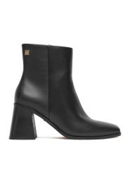 Nine West Botki CEO-MUNIRA-01 Czarny. Czarne botki Nine West, bez wzorów, z materiału, bez obcasa, na słupku, bez zapięcia. Za 279.99 zł.