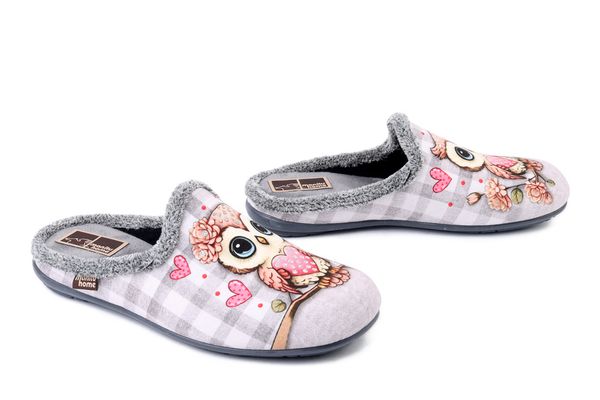 MANITU 320291-91 hellgrau, kapcie damskie. Szare obuwie domowe Manitu, bez wzorów, bez zapięcia. Za 165.92 zł.