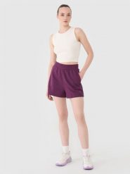4F Spodenki dresowe damskie - fioletowe M. Fioletowe szorty 4f, bez wzorów, z bawełny, sportowe. W wyprzedaży za 39.99 zł.