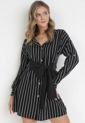 Czarna Wiskozowa Sukienka Mini o Fasonie Koszuli Zapinana na Guziki Romola. Czarne sukienki Born2be, xl, bez wzorów, z wiskozy, bez kołnierzyka, bez ramiączek, maxi, koszulowe. Za 69.99 zł.
