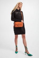 Sukienka z kapturem ARMANI EXCHANGE. Sukienki Armani Exchange, s, bez wzorów, bez kołnierzyka, bez ramiączek. W wyprzedaży za 440.37 zł.