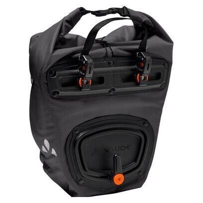 Torba tylna do roweru VAUDE Aqua Front Light. Czarne torby na ramię Vaude, bez wzorów, z materiału, na ramię, bez dodatków. Za 553.95 zł.