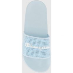 Klapki damskie Champion DTN21 Slide. Niebieskie klapki Champion, bez wzorów, bez obcasa. Za 75.00 zł.