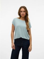 Vero Moda Koszulka w kolorze błękitnym rozmiar: M. Niebieskie bluzki Vero Moda, m, bez wzorów, z wiskozy, klasyczne, bez kołnierzyka, bez ramiączek. Za 70.74 zł.
