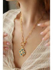 Pierres delicates Pozłacany naszyjnik z turkusami - dł. 47 cm rozmiar: onesize. Niebieskie naszyjniki Pierres delicates, z perłą, pozłacane. Za 92.42 zł.