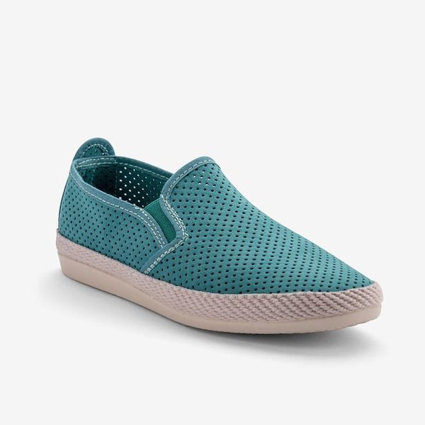 Damskie espadryle Coqui. Białe espadryle Coqui, bez wzorów, bez obcasa, bez zapięcia. Za 173.99 zł.