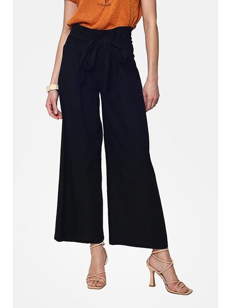 Le Jardin du Lin Lniane spodnie w kolorze czarnym rozmiar: 38. Czarne spodnie materiałowe Le jardin du lin, na co dzień, bez wzorów, ze lnu, z standardowym stanem. Za 132.36 zł.