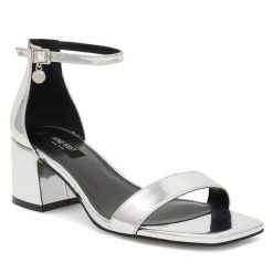 Sandały Nine West. Szare sandały Nine West, bez wzorów, bez obcasa, na słupku, bez zapięcia. Za 199.99 zł.