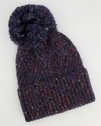 CZAPKA Z POMPONEM. Niebieskie czapki Unisono, bez wzorów, z dzianiny. Za 109.00 zł.