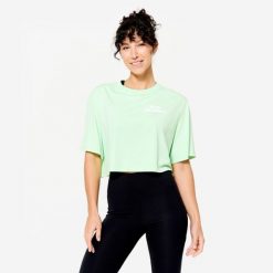 Koszulka z krótkim rękawem damska Domyos Gym & Pilates crop top. Zielone bluzki DOMYOS, l, bez wzorów, z bawełny, sportowe, bez kołnierzyka, bez ramiączek. W wyprzedaży za 34.99 zł.