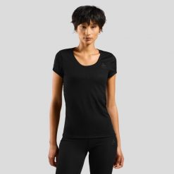 Koszulka damska Odlo BL TOP crew neck s/s ACTIVE F-DRY LIGHT. Czarne koszulki sportowe Odlo, bez wzorów, bez ramiączek. W wyprzedaży za 169.99 zł.