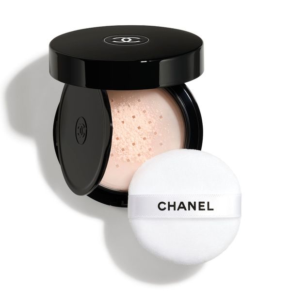 CHANEL CHANEL POUDRE UNIVERSELLE LIBRE PUDER SYPKI DO NATURALNEGO WYKOŃCZENIA MAKIJAŻU.FORMAT PODRÓŻNY. Pudry 6 g 12 - ROSY LIGHT. Pudry Chanel. Za 276.00 zł.