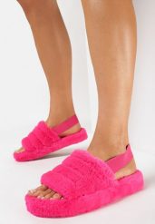 Fuksjowe Kapcie Catana. Czerwone obuwie domowe Born2be, bez wzorów, z gumy, z okrągłym noskiem, bez zapięcia. Za 34.99 zł.