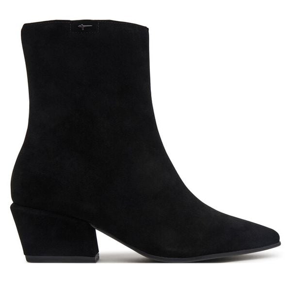 Botki Tamaris. Czarne botki Tamaris, bez wzorów, bez obcasa, na słupku, bez zapięcia. Za 484.99 zł.