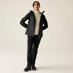 Damska wodoodporna kurtka Torrek Breathe Easy. Czarne kurtki sportowe Dare 2b, bez wzorów, bez kaptura, trekkingowe. Za 499.99 zł.