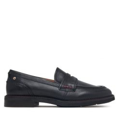 Lordsy Pikolinos. Czarne lordsy Pikolinos, bez wzorów, bez obcasa, bez zapięcia. Za 649.99 zł.