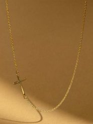 OR ÉCLAT Naszyjnik "Petite croix" z elementem ozdobnym - dł. 42 cm rozmiar: onesize. Żółte naszyjniki OR ÉCLAT, złote. Za 1,261.99 zł.