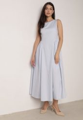 Jasnoniebieska Sukienka Bawełniana o Rozkloszowanym Fasonie z Dekoltem Łódką i Kieszeniami Elenira. Niebieskie sukienki Born2be, m, bez wzorów, z bawełny, eleganckie, bez kołnierzyka, bez ramiączek, maxi, rozkloszowane. Za 149.99 zł.