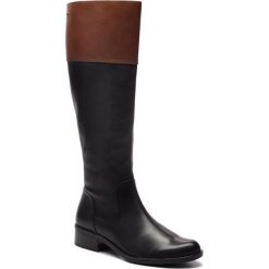 Oficerki CAPRICE - 9-25522-21 Black Multi 011. Czarne kozaki Caprice, z futra, przed kolano, bez obcasa, na obcasie, bez zapięcia. W wyprzedaży za 389.00 zł.