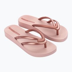 Japonki damskie Ipanema Comfy. Czerwone klapki Ipanema, bez wzorów, bez obcasa. Za 79.99 zł.