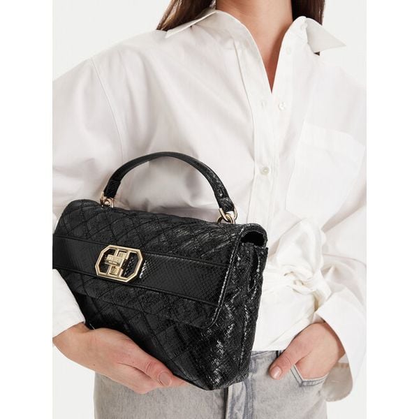 Torebka Nine West. Czarne torebki klasyczne Nine West, bez wzorów, bez dodatków. Za 215.99 zł.