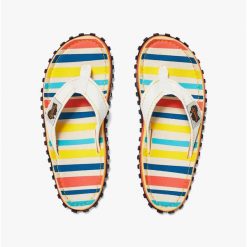 Japonki Gumbies Islander Canvas Flip-Flops. Brązowe klapki Gumbies, bez wzorów, bez obcasa. Za 109.99 zł.