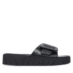 Klapki Tamaris. Czarne klapki Tamaris, bez wzorów, bez obcasa. Za 299.99 zł.